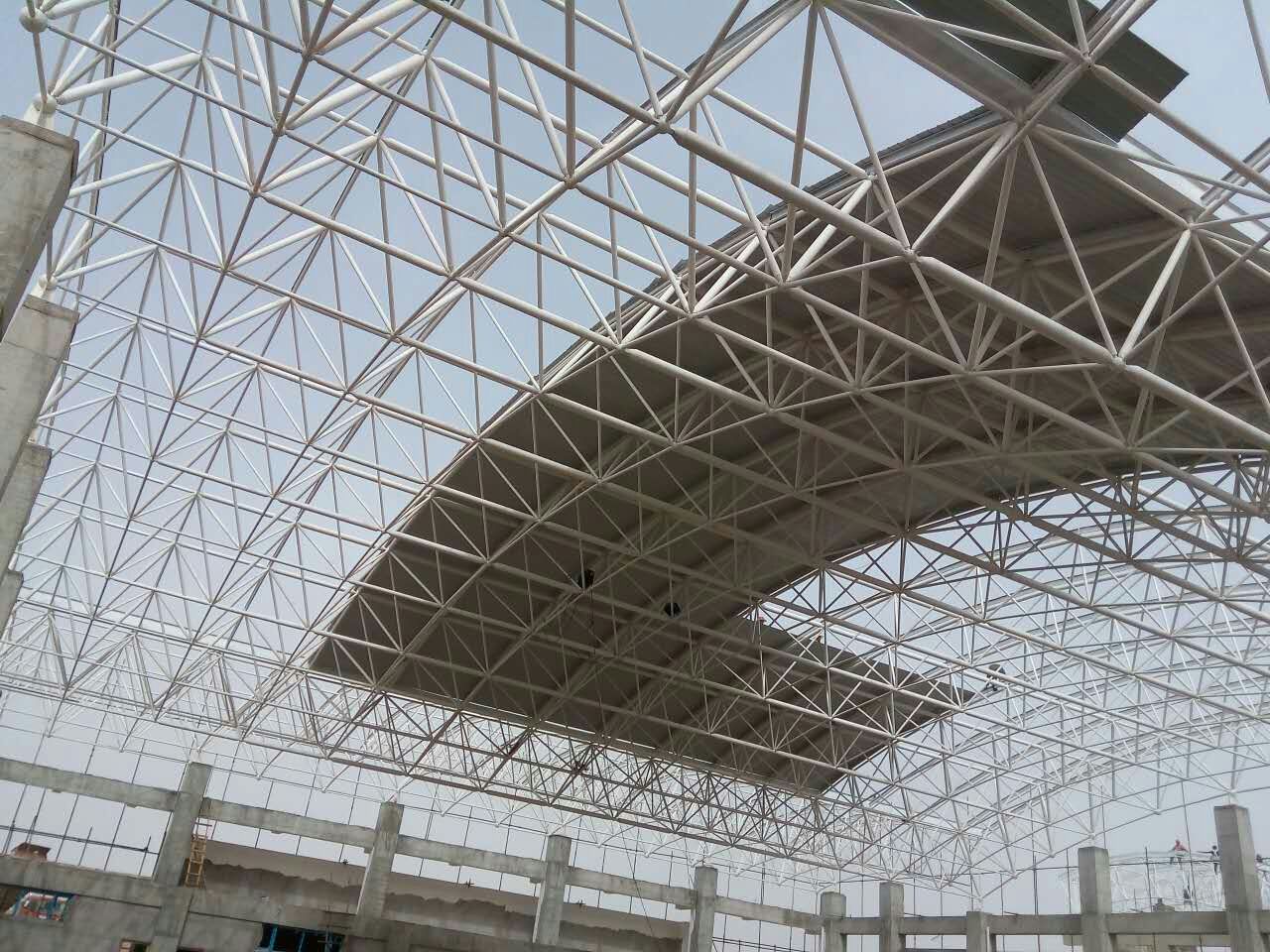 济宁青岛一汽网架